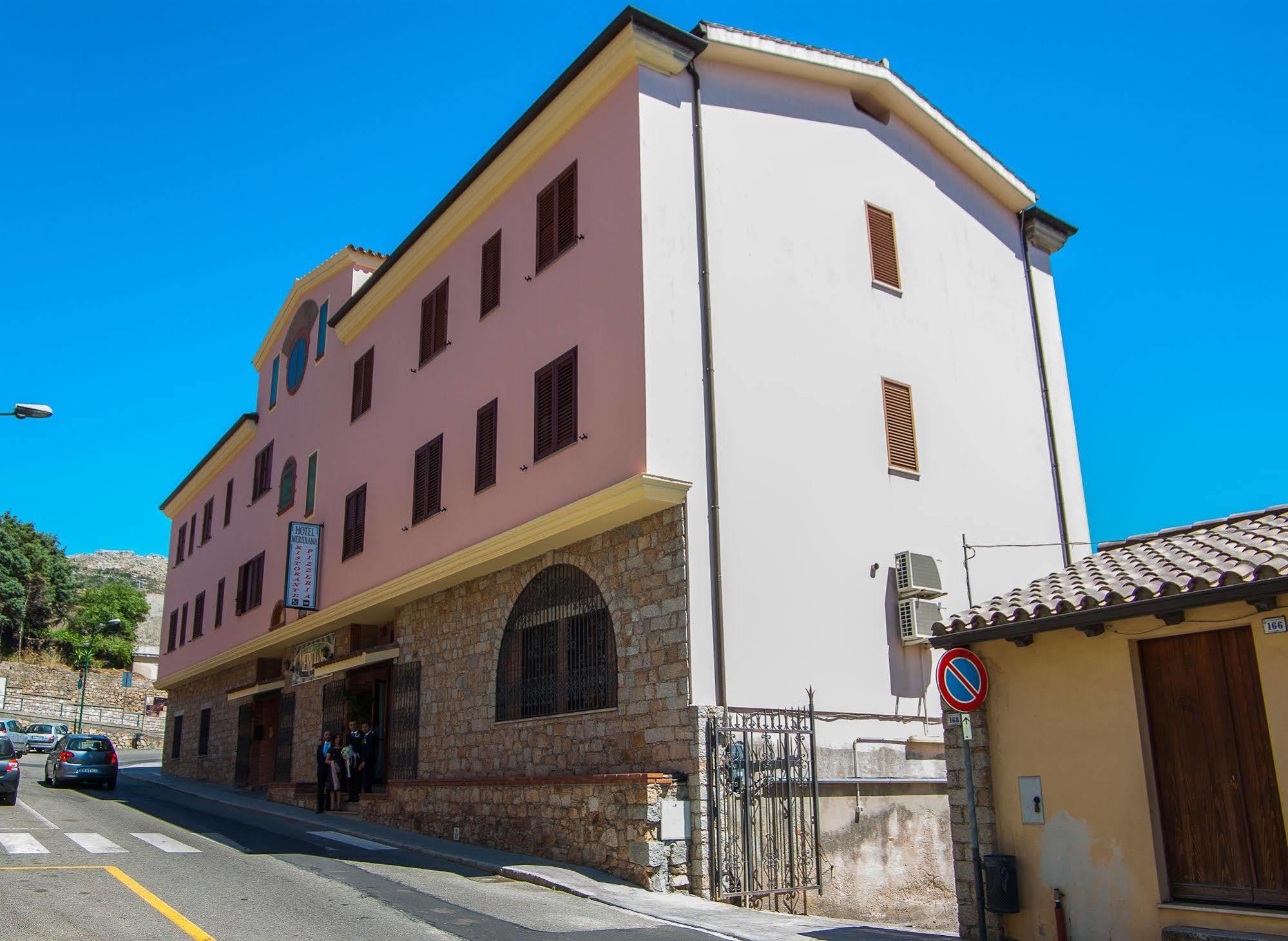 Hotel Meridiana Arbus Exteriör bild