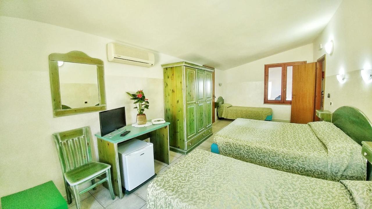 Hotel Meridiana Arbus Exteriör bild